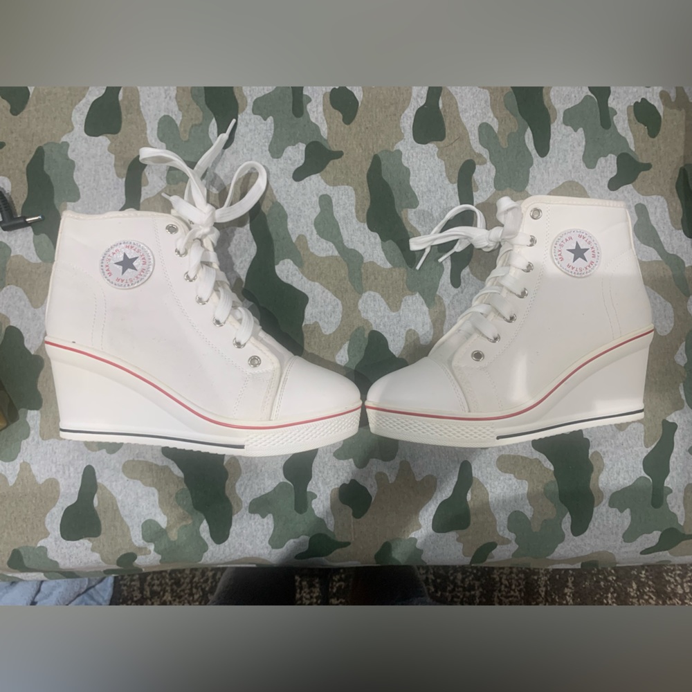 Sneaker high heel